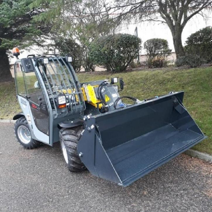 4 in 1 Bucket for a Wacker Neuson TH412